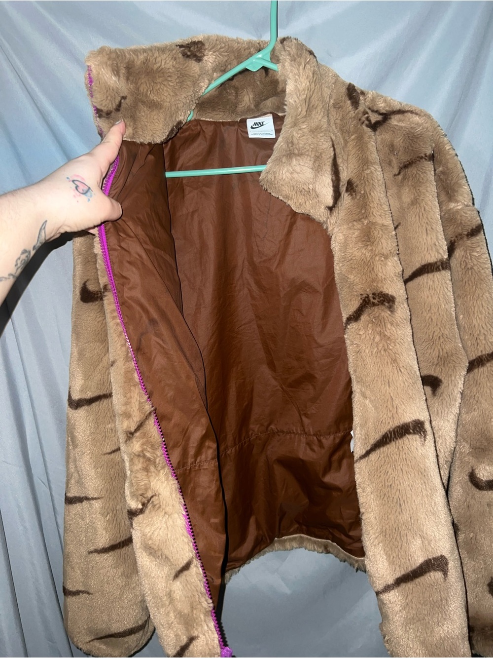 Nike Women's Sportswear AOP Faux Fur Jacket - Picture 7 of 7